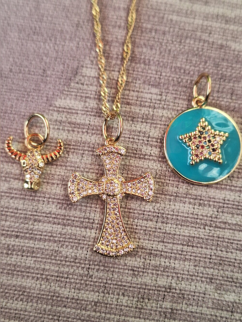 Oak & Ivy Boutique Stainless Gold Tone Necklace & 3 Pendants;Cross, Star & Steer
